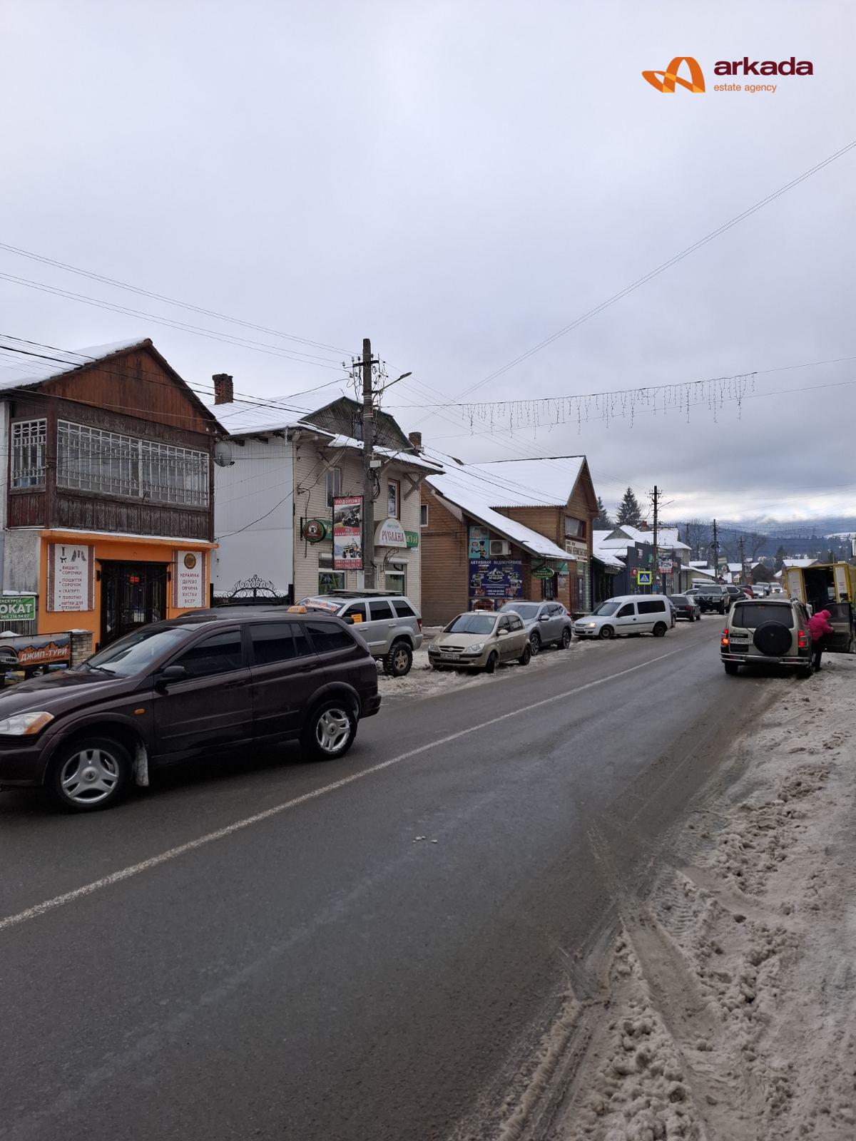 Продаю приміщення в центрі Ворохти біля дороги. 180м2.
