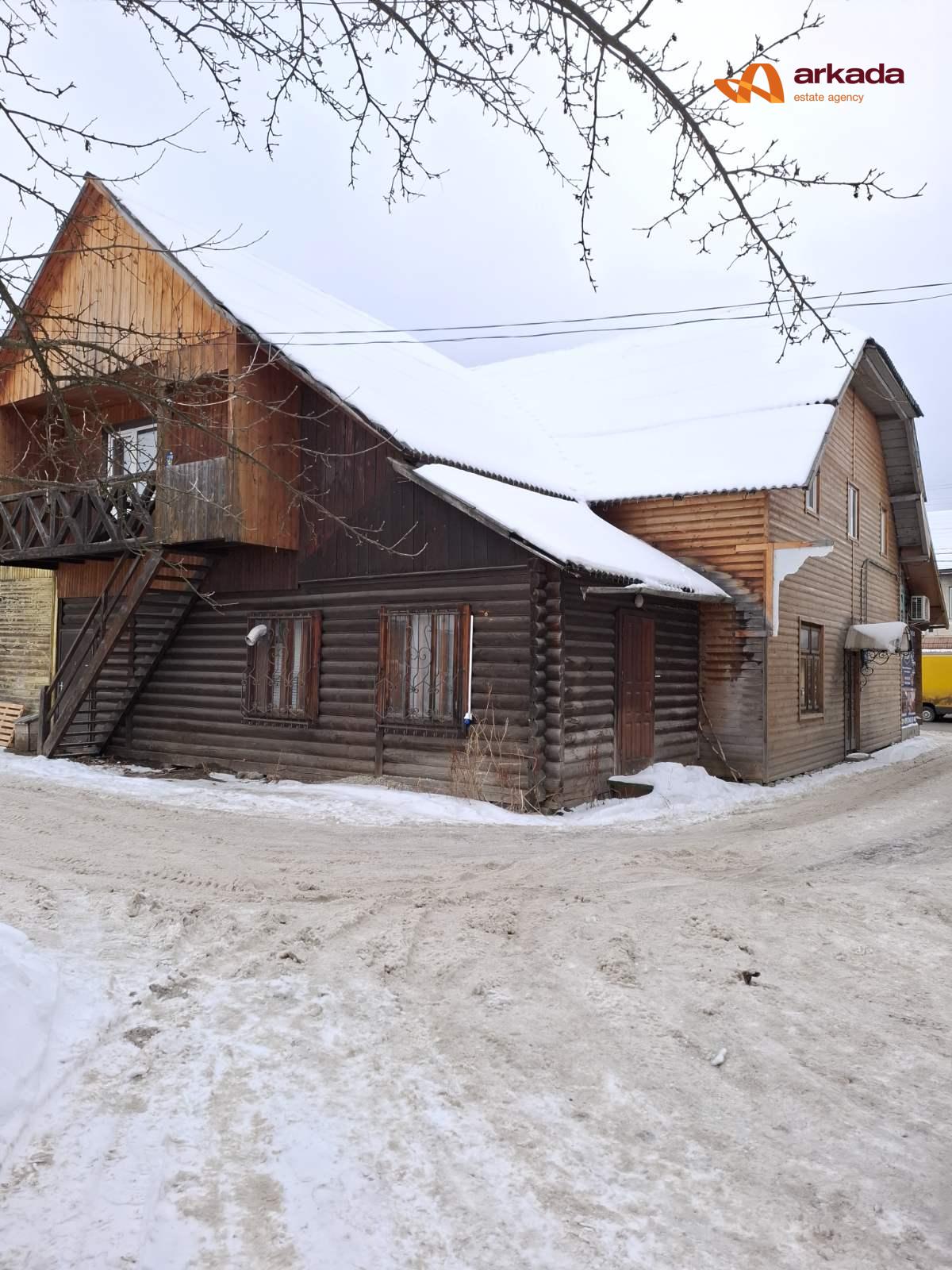 Продаю приміщення в центрі Ворохти біля дороги. 180м2.
