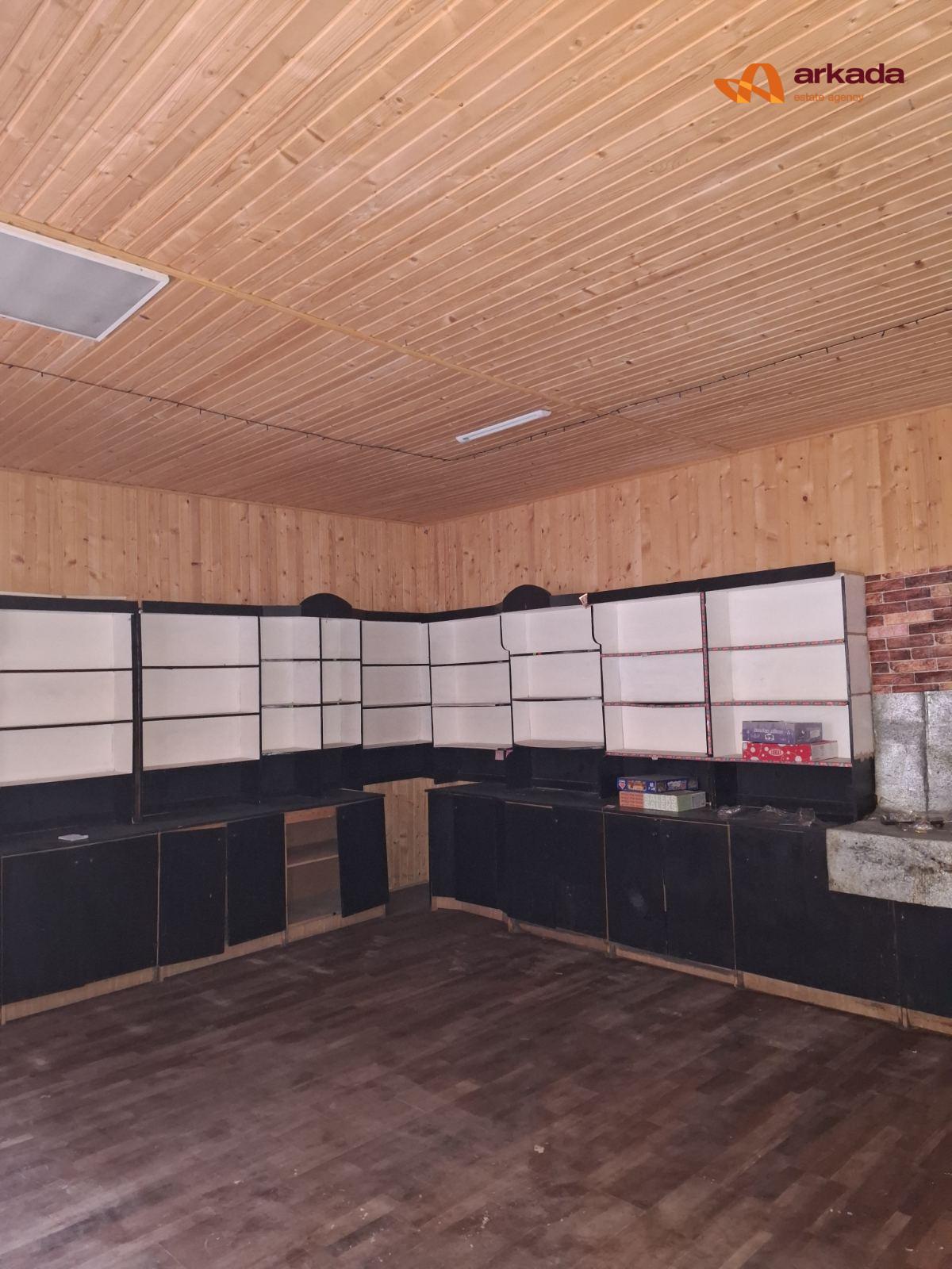 Продаю приміщення в центрі Ворохти біля дороги. 180м2.