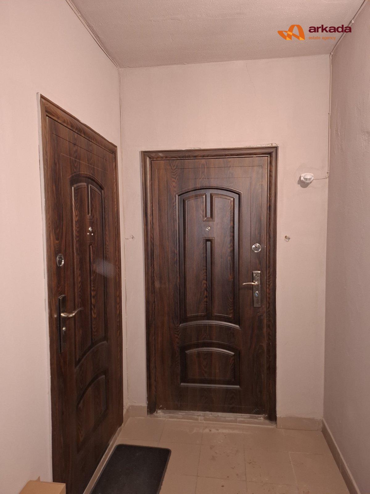 Продаю 1кімнатну квартиру біля річки. Газове опалення. Частковий ремонт. 43м2