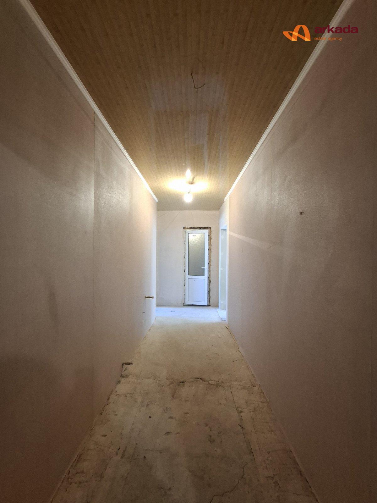 Продаю 1кімнатну квартиру біля річки. Газове опалення. Частковий ремонт. 43м2