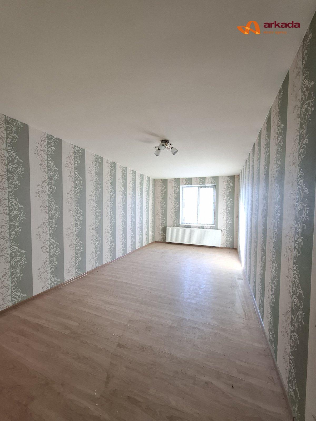 Продаю панорамну 1кімнатну квартиру з ремонтом.Газове опалення.43м2.