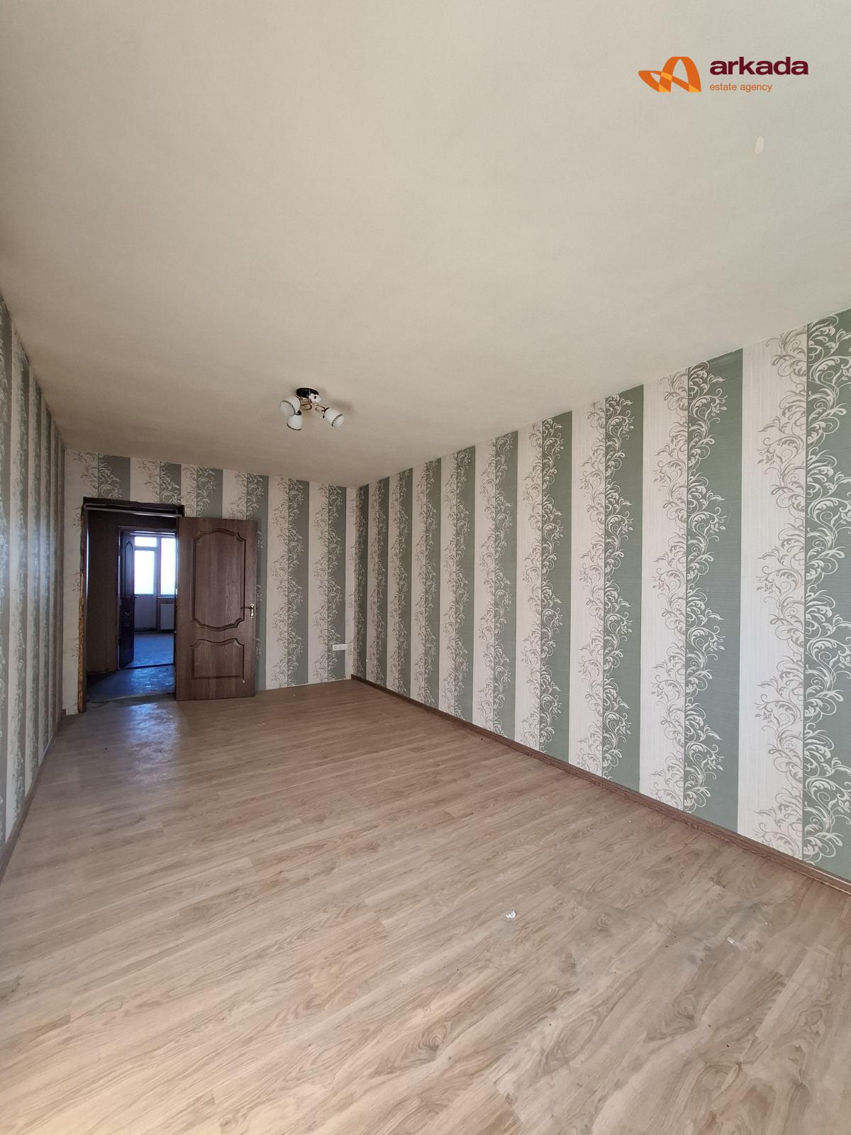 Продаю панорамну 1кімнатну квартиру з ремонтом.Газове опалення.43м2.