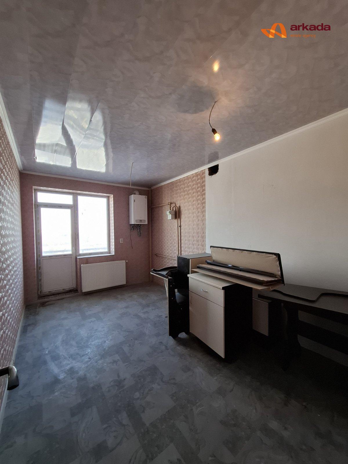 Продаю панорамну 1кімнатну квартиру з ремонтом.Газове опалення.43м2.