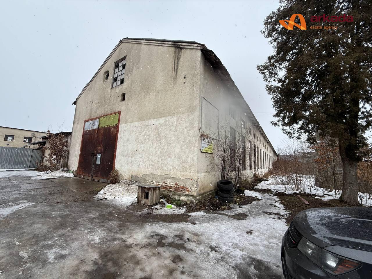 Пропонується до продажу масштабний виробничо-комерційний комплекс  в смт Богородчани.