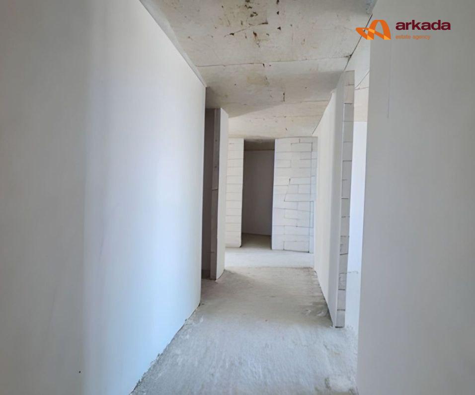 Продаж видової 3 кімнатної квартири в Manhetten