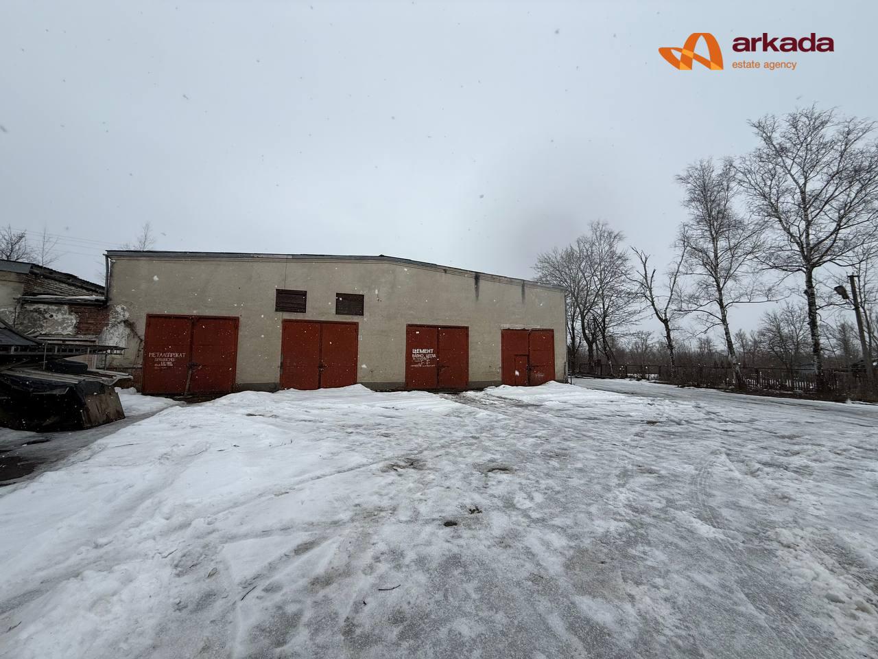 Пропонується до продажу масштабний виробничо-комерційний комплекс  в смт Богородчани.