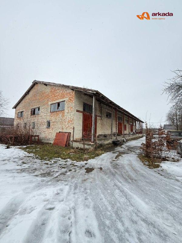 Пропонується до продажу масштабний виробничо-комерційний комплекс  в смт Богородчани.