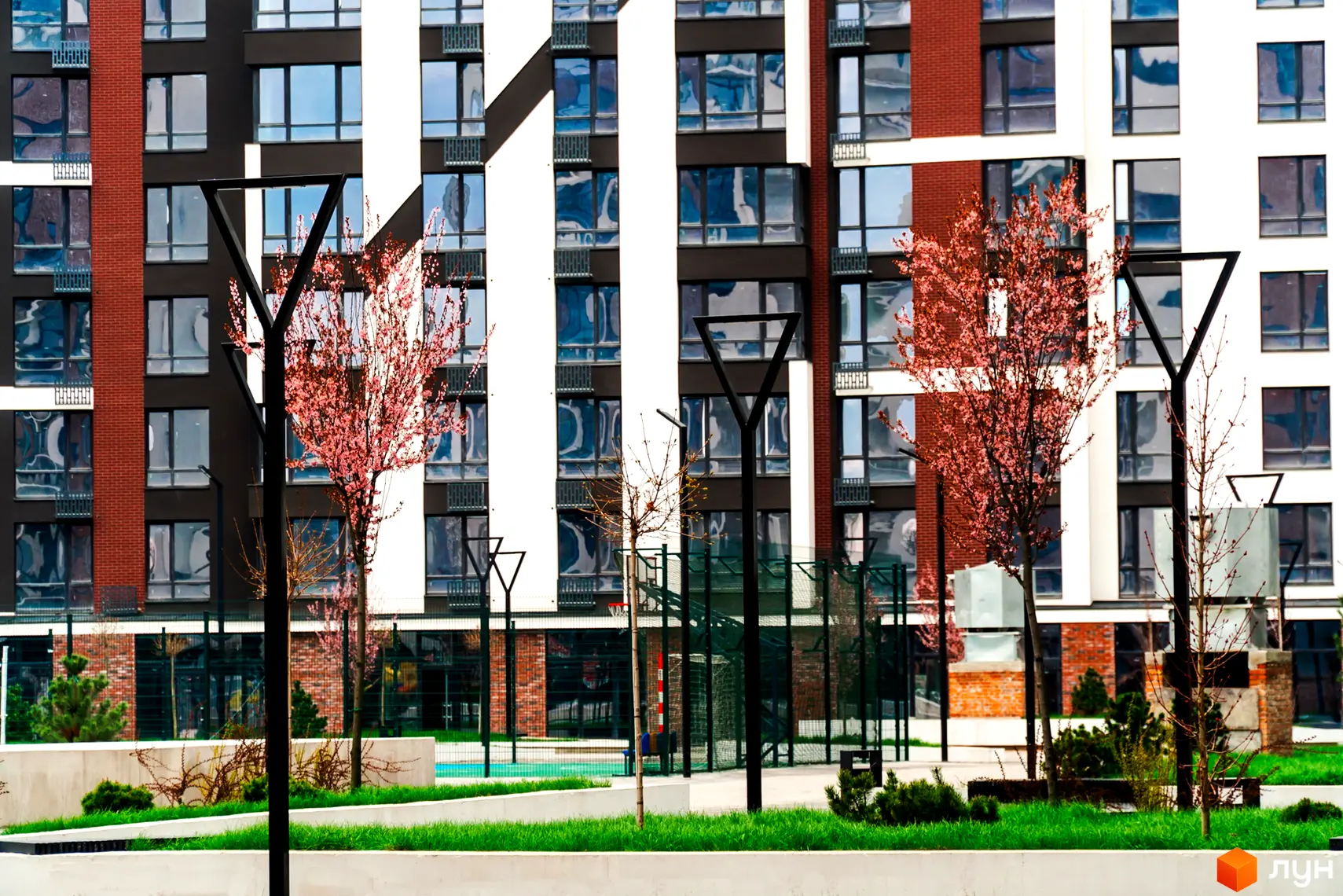 Продаж видової 3 кімнатної квартири в Manhetten