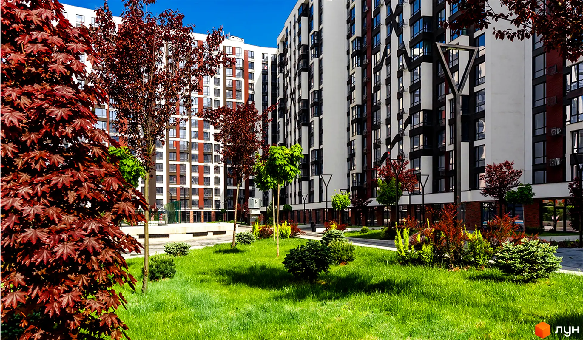 Продаж видової 3 кімнатної квартири в Manhetten