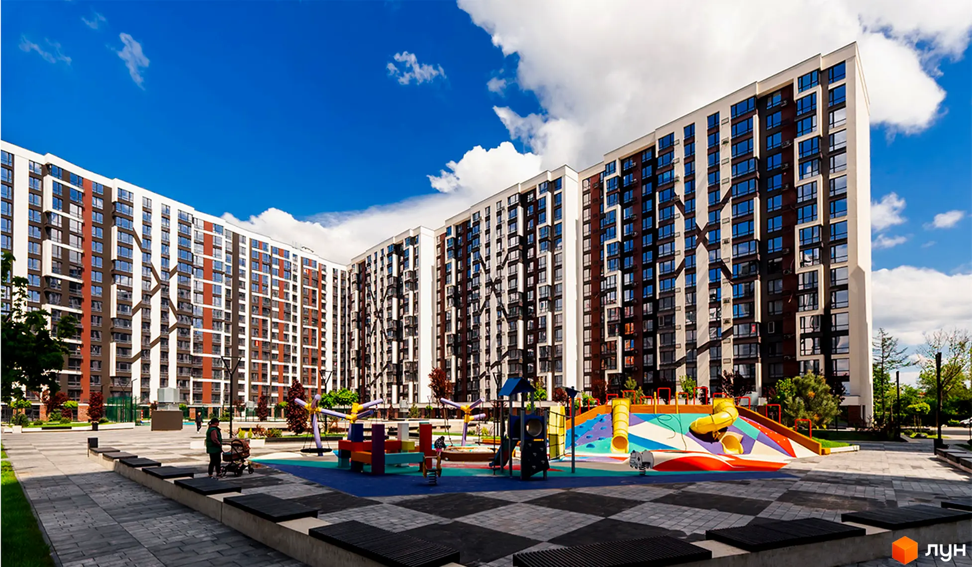 Продаж видової 3 кімнатної квартири в Manhetten