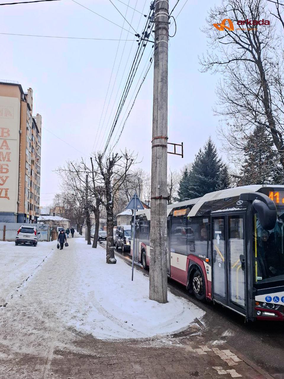 Продам фасадне комерційне приміщення 1 лінія від дороги з перспективою капіталізації вулиція Вовчинецька 115