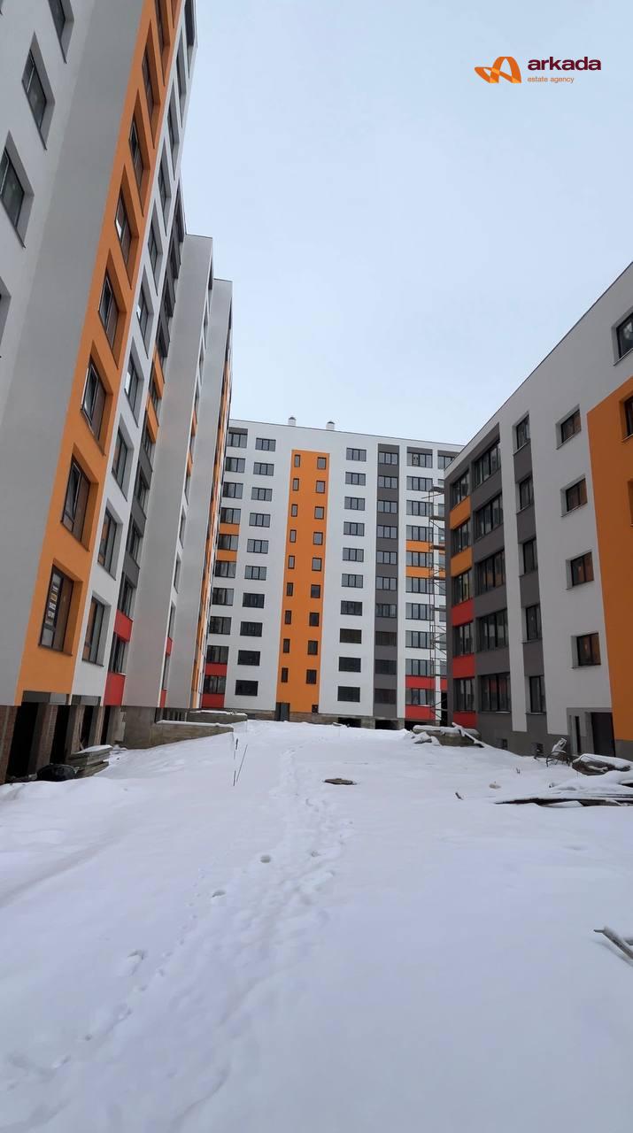 Продаж просторої 2-кімнатної квартири з кухнею-студією в Затишній локації!