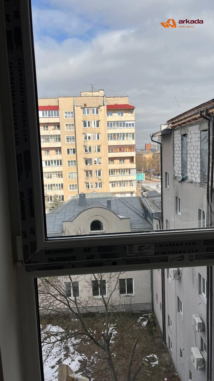 Продаж 2 квартири бізнес-класу в центрі Івано-Франківська