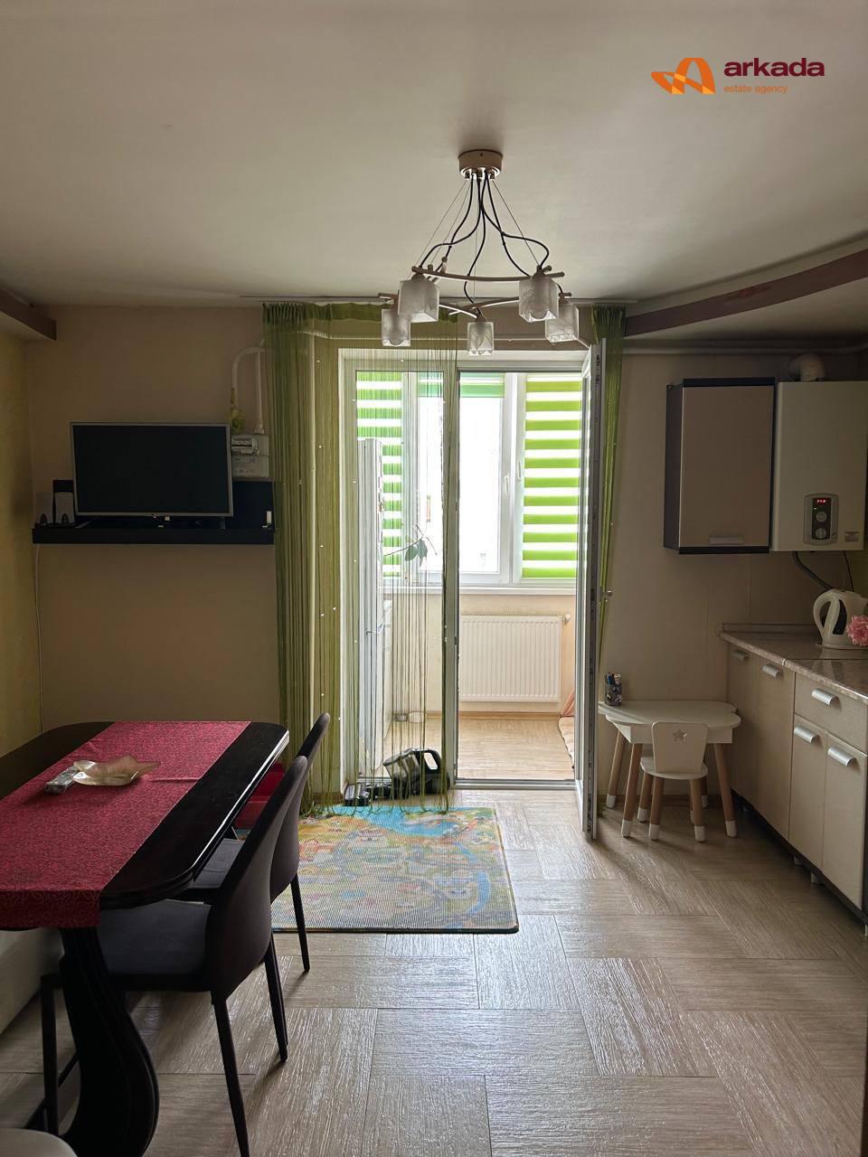 Продаж просторої 2 кімнатної квартири з ремонтом та меблями  по вул. Симоненка (р-н Каскад)