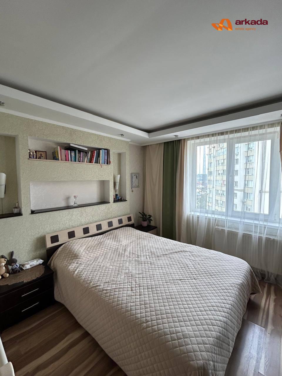 Продаж просторої 2 кімнатної квартири з ремонтом та меблями  по вул. Симоненка (р-н Каскад)