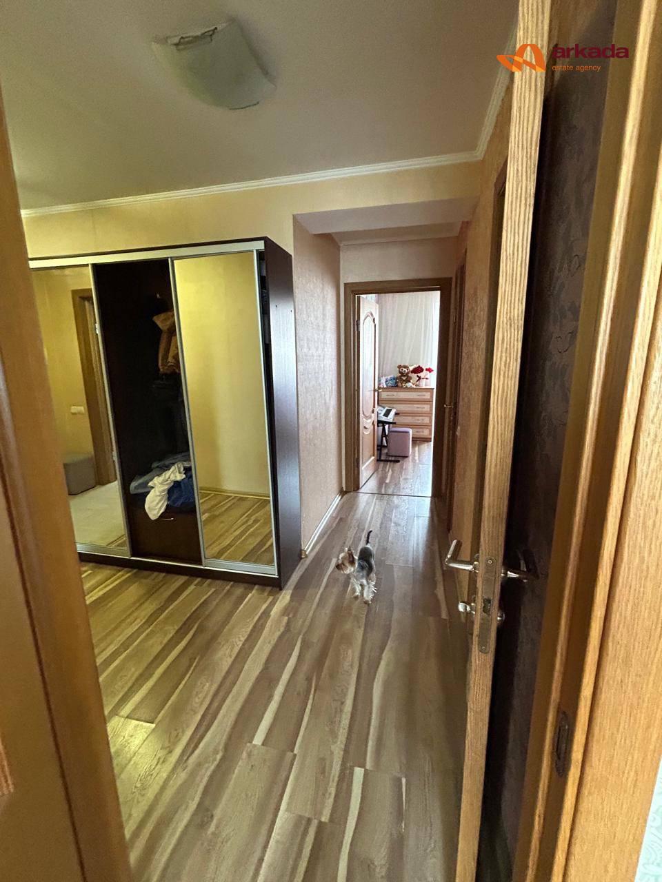 Продаж просторої 2 кімнатної квартири з ремонтом та меблями  по вул. Симоненка (р-н Каскад)