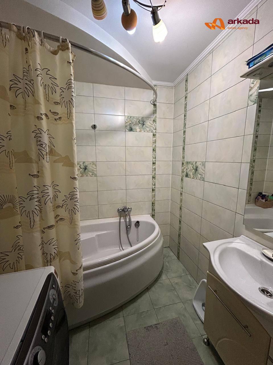 Продаж просторої 2 кімнатної квартири з ремонтом та меблями  по вул. Симоненка (р-н Каскад)