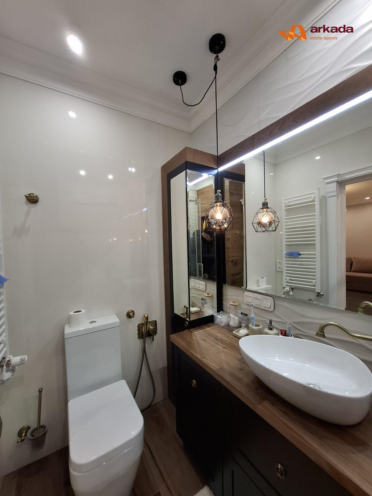 Продаю 1кімнатну квартиру зі стильним ремонтом біля озера