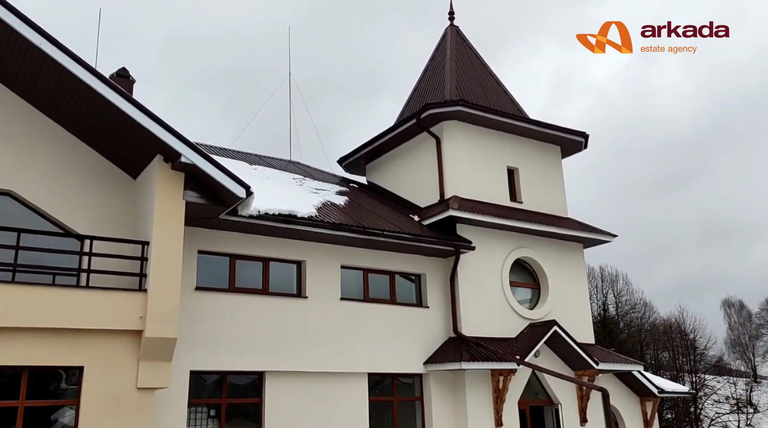 Продається готельно-ресторанний комплекс, який знаходиться в Карпатах