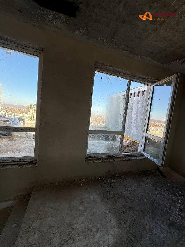 Дворівнева трикімнатна квартира в центрі за супер ціною.