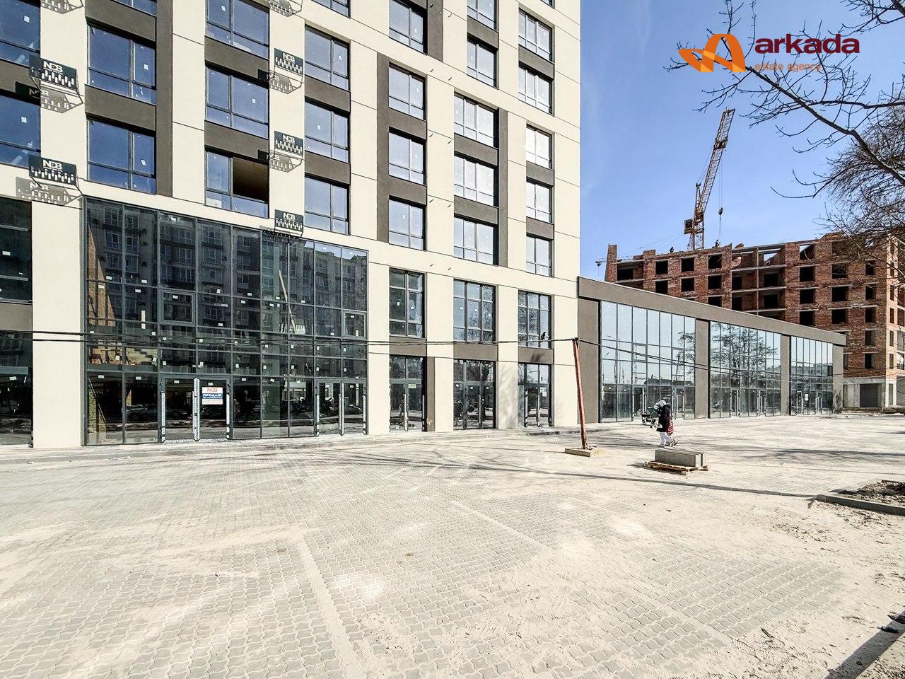 Оренда фасадних комерційних приміщень 54–200+ м² на першій лінії ...