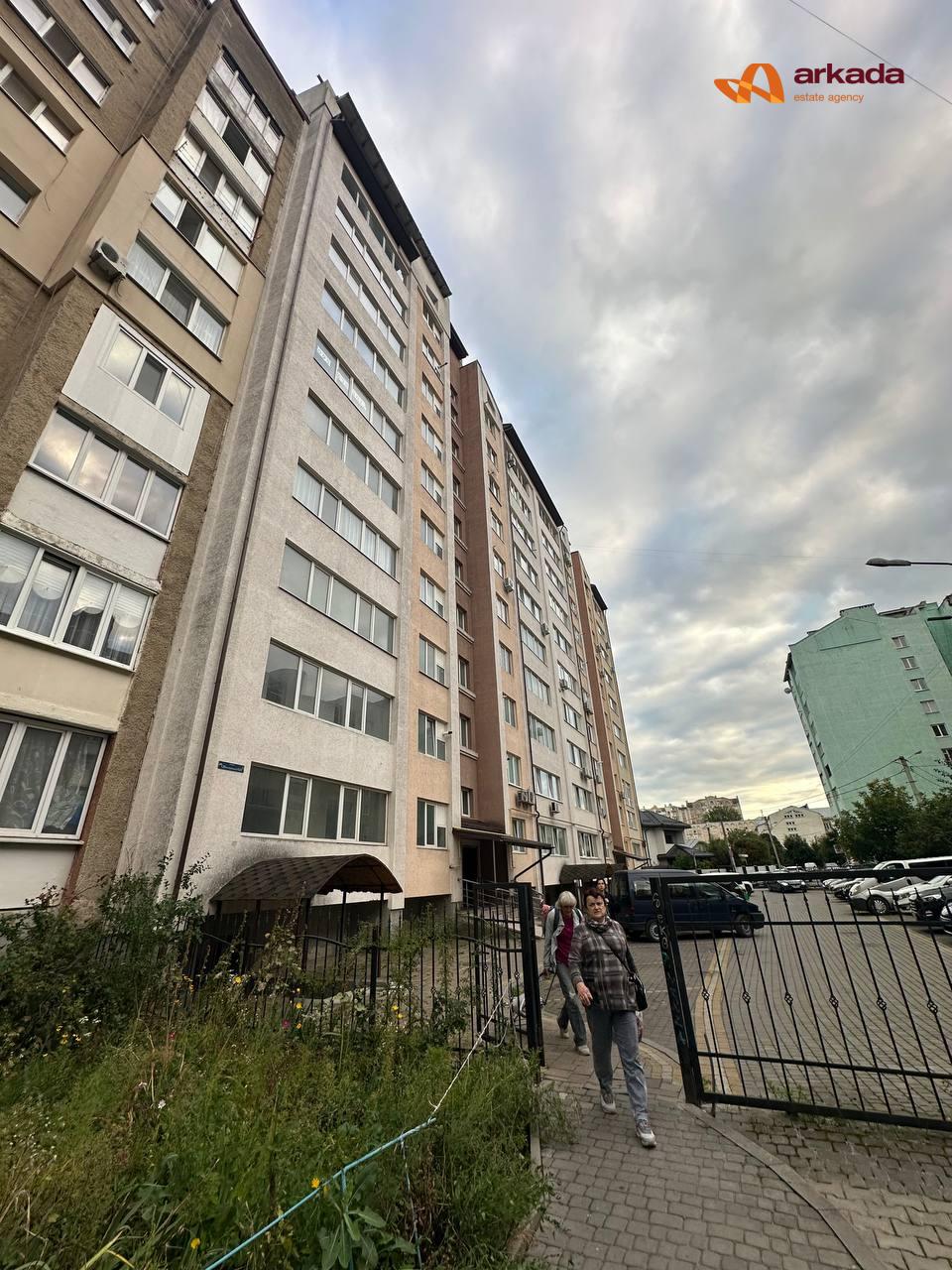 ТЕРМІНОВИЙ продаж великої квартири,вул.Кисилевськоі 42а