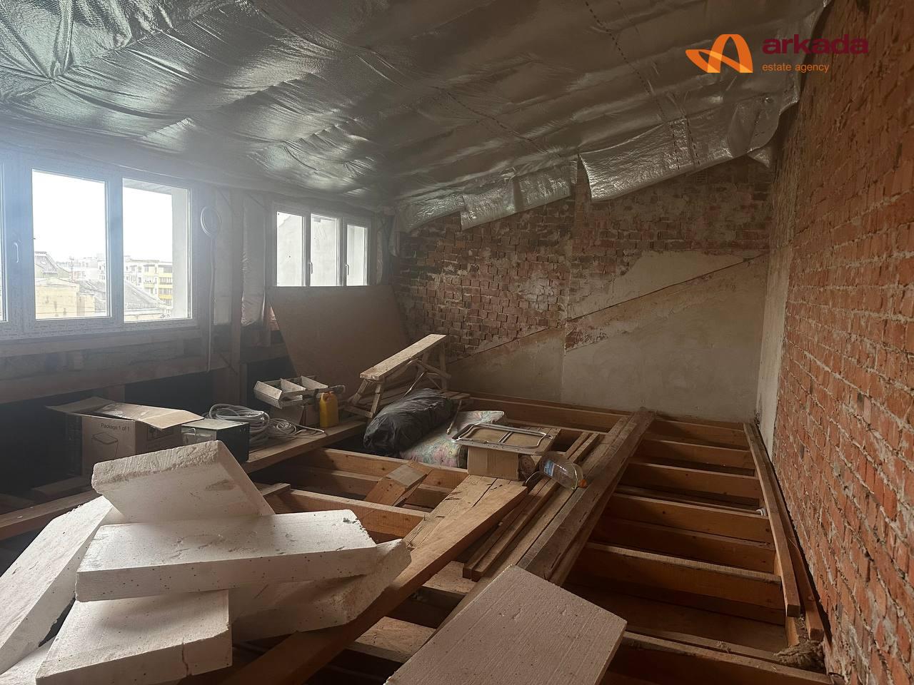 ТЕРМІНОВИЙ продаж великої квартири,вул.Кисилевськоі 42а