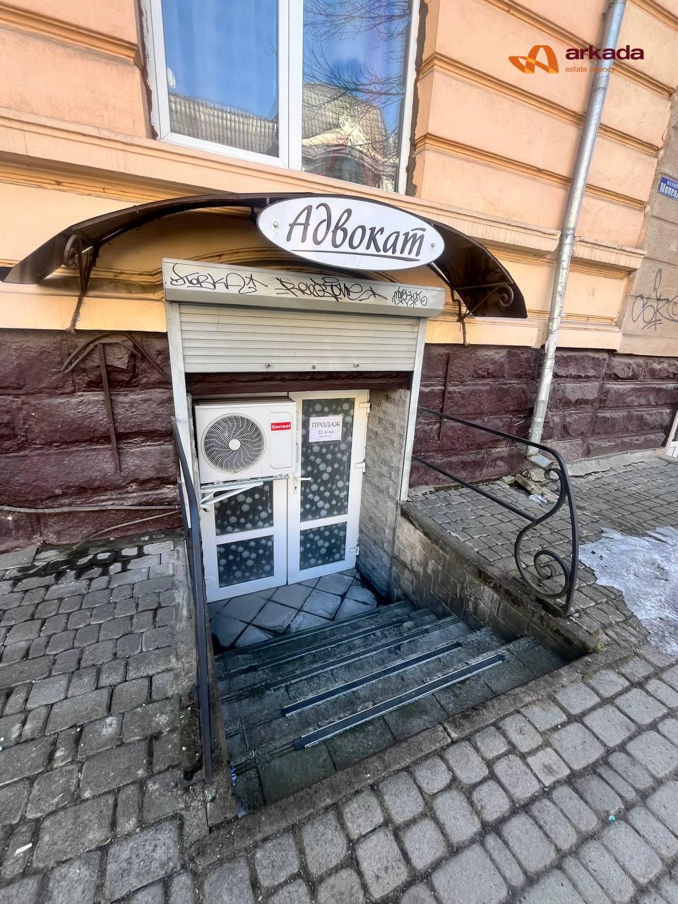 Продаю комерційне приміщення вул.Шопена