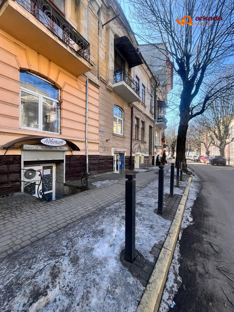 Продаю комерційне приміщення вул.Шопена
