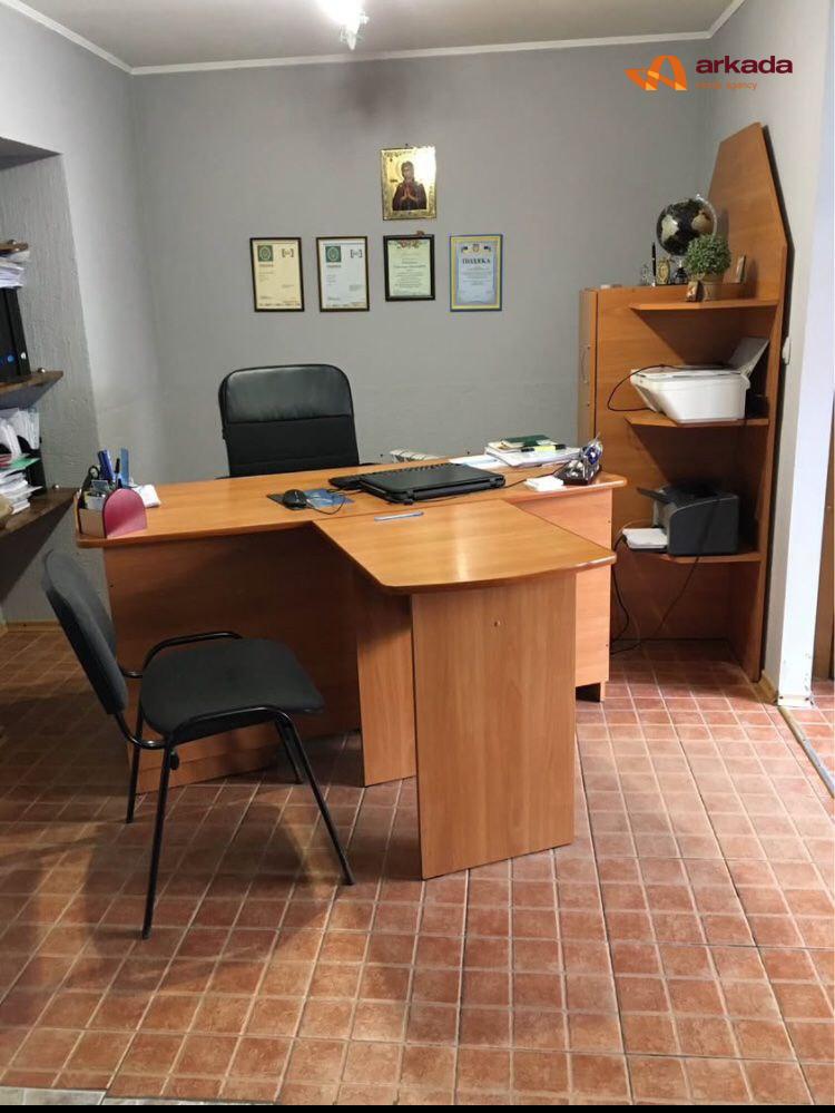 Продаю комерційне приміщення вул.Шопена