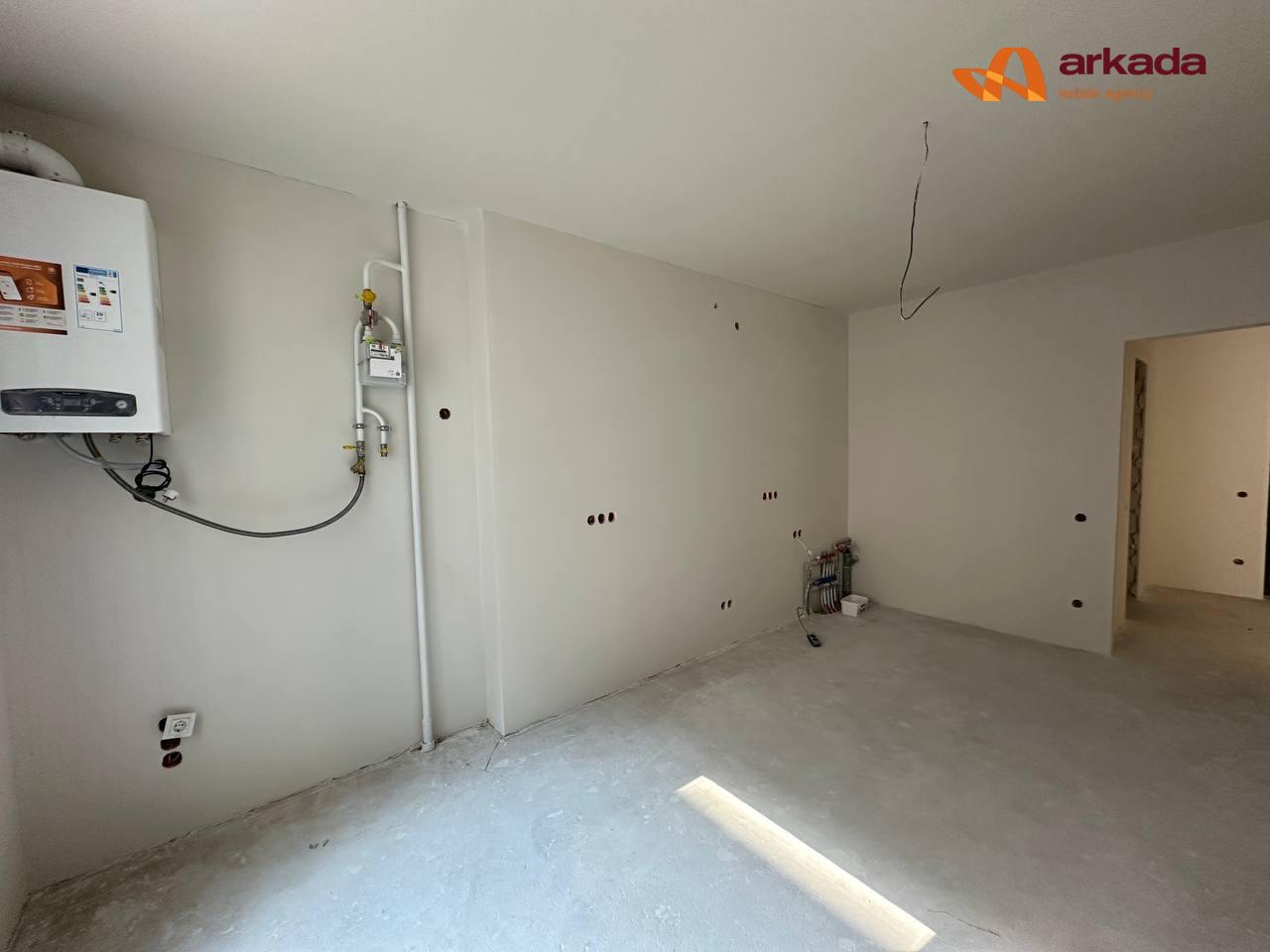 Здана 1к з чорновим ремонтом Центр вул. Тарнавського – Кобилянська