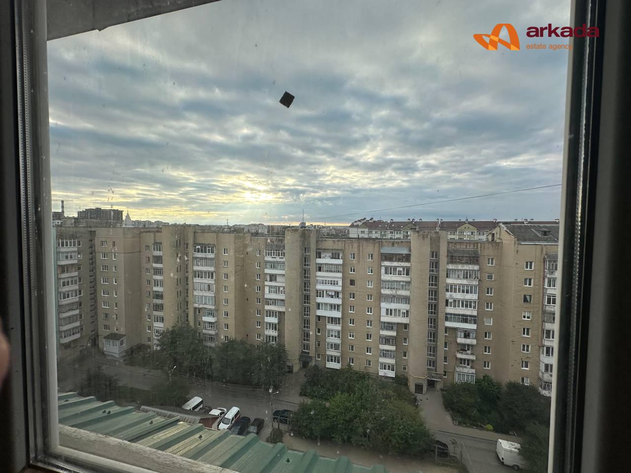 ТЕРМІНОВИЙ продаж великої квартири,вул.Кисилевськоі 42а