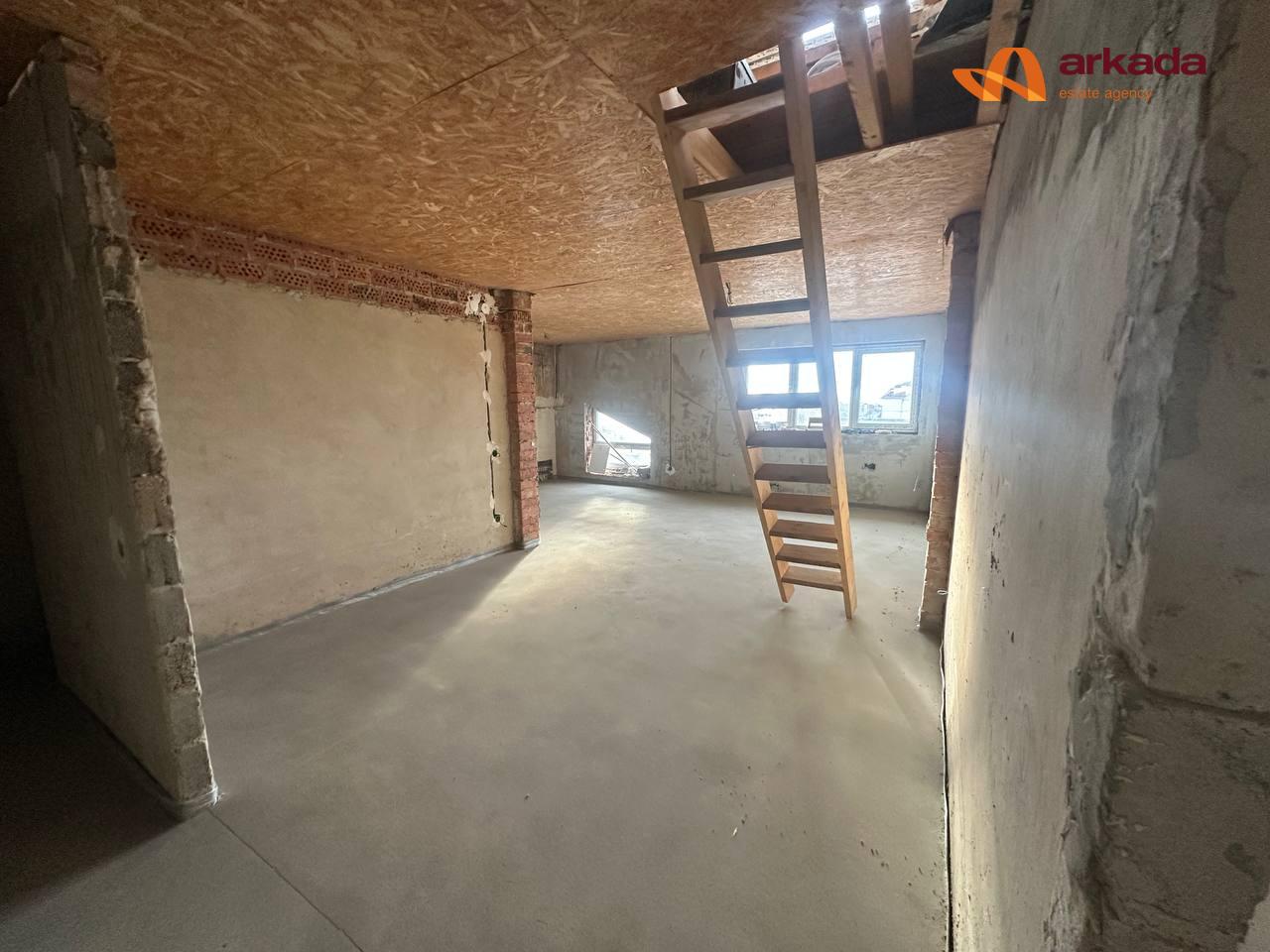 ТЕРМІНОВИЙ продаж великої квартири,вул.Кисилевськоі 42а