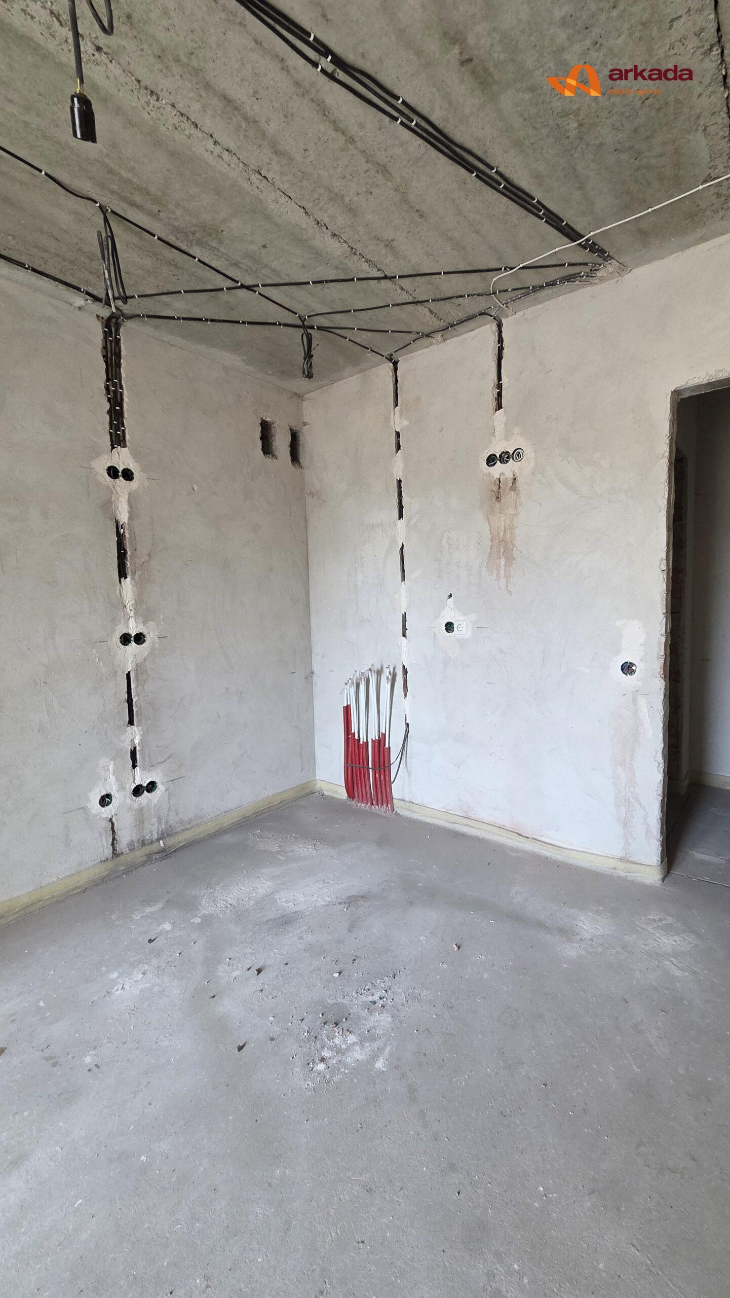 Продається двокімнатна квартира по вул. Вовчинецька