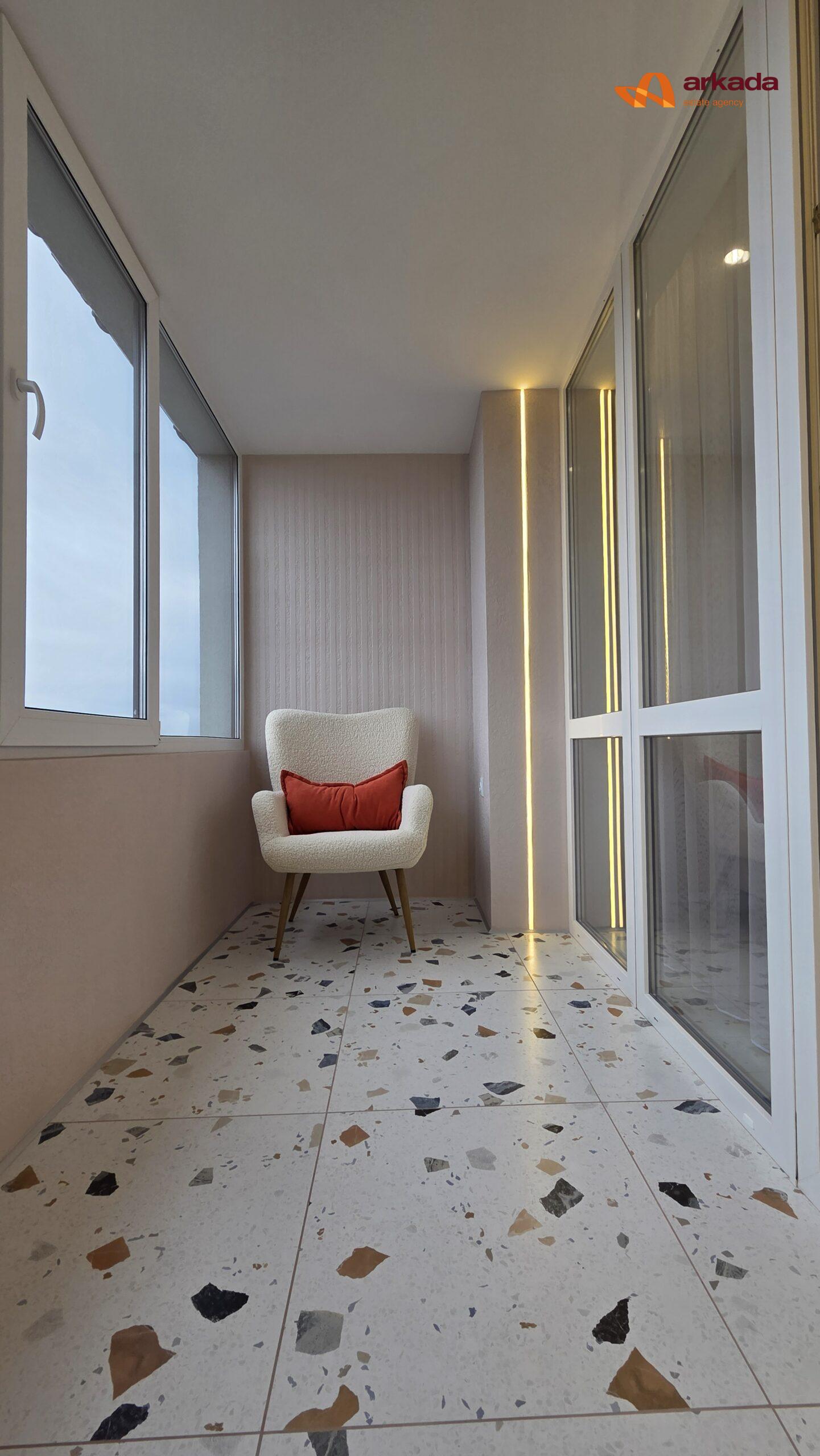 Двокімнатна квартира з кухнею-студією