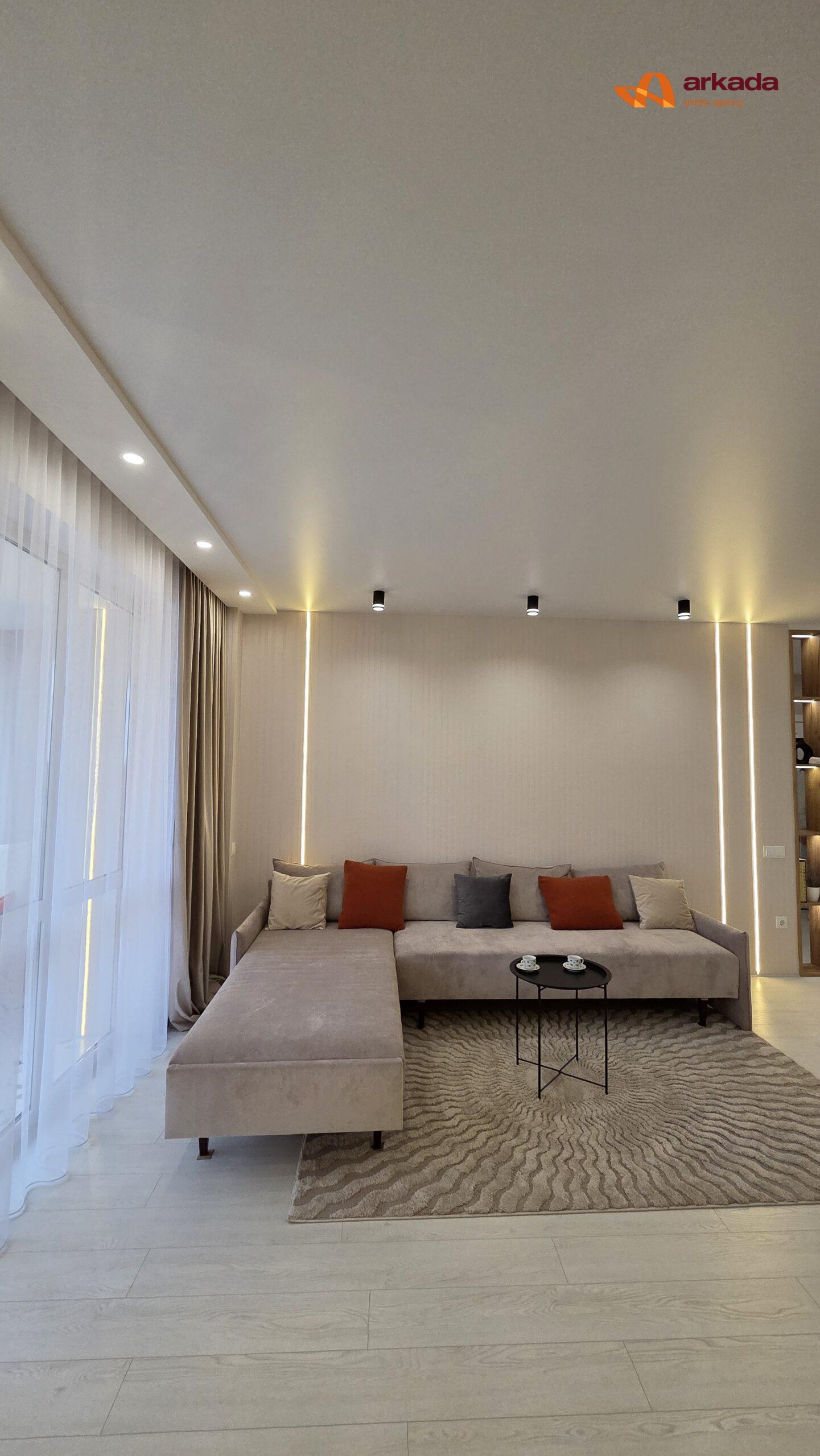 Двокімнатна квартира з кухнею-студією