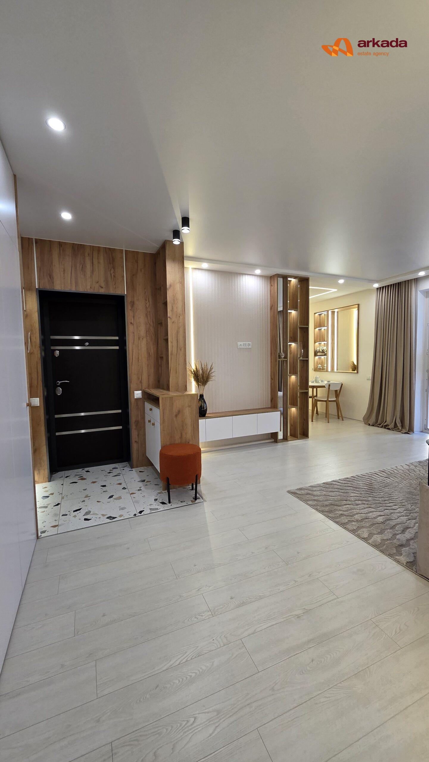 Двокімнатна квартира з кухнею-студією