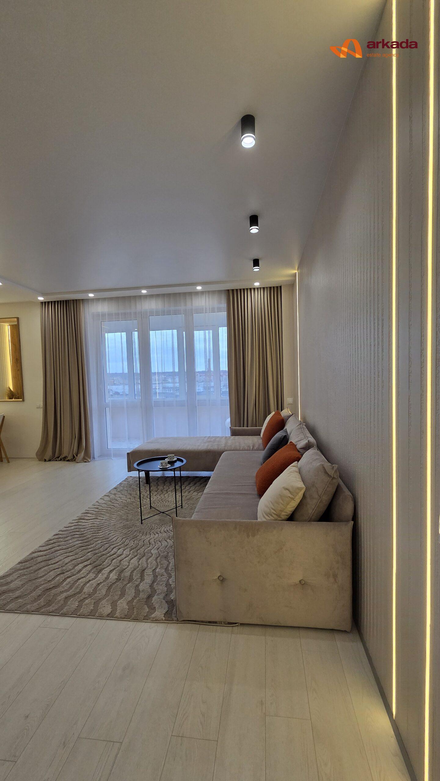 Двокімнатна квартира з кухнею-студією