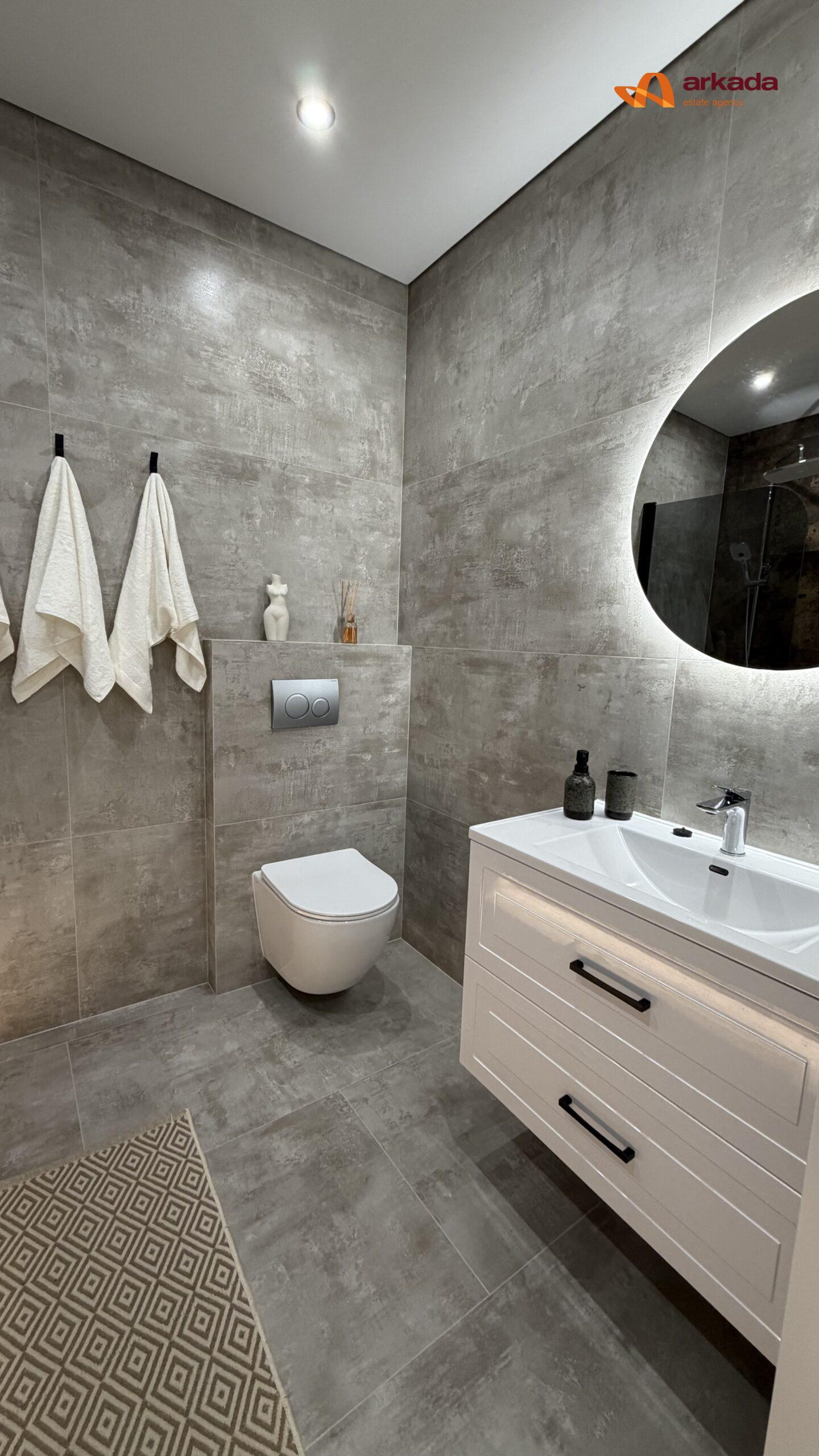 2кім з якісним ремонтом в жк Manhattan