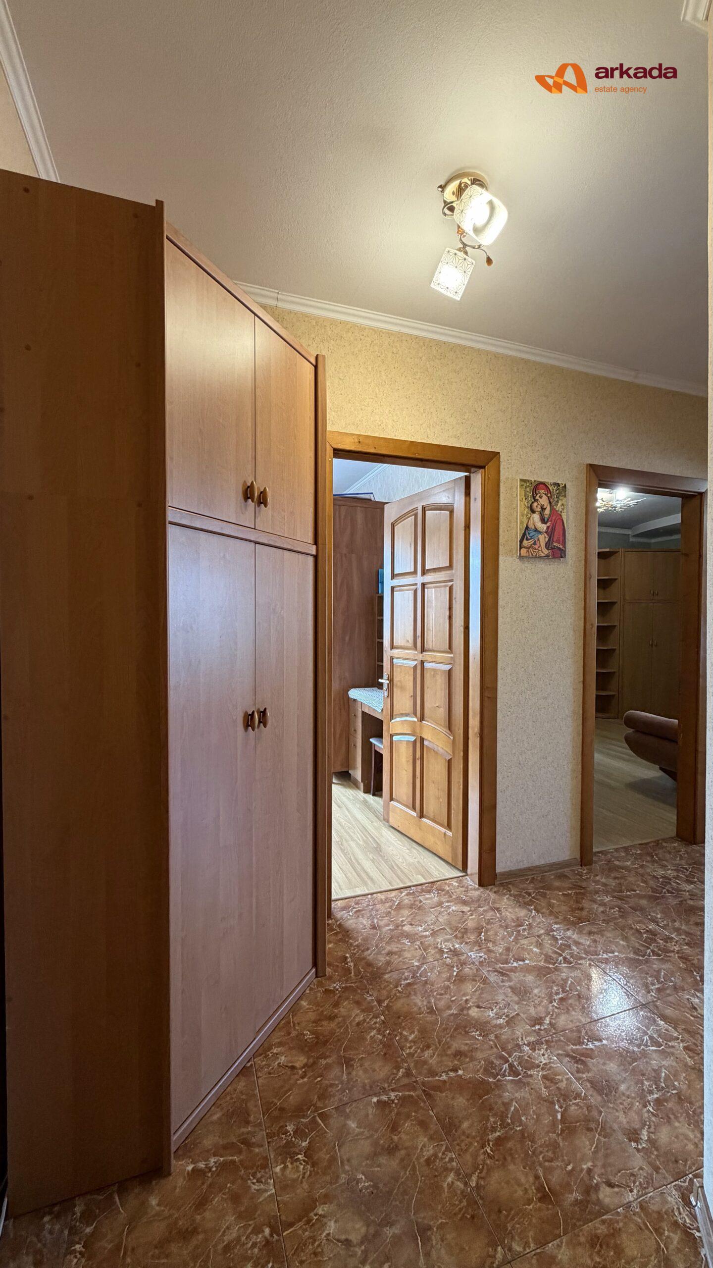 2кім з меблями, цегляний буд, індивід опалення