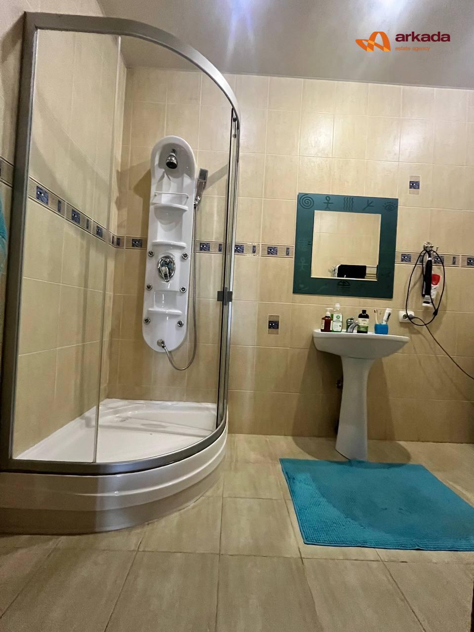 Продається простора 3-к квартира Район Космосу