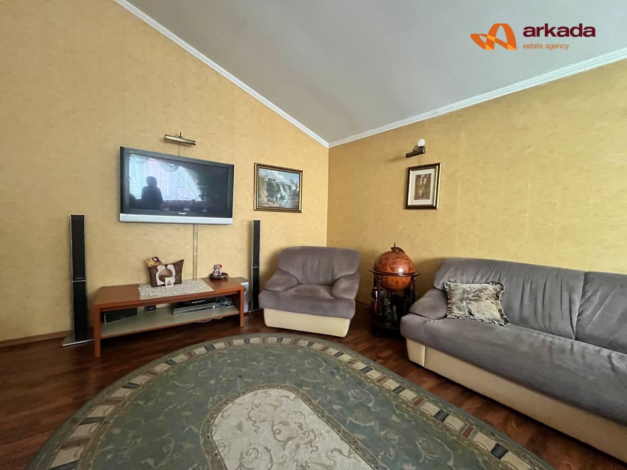 Продається простора 3-к квартира Район Космосу