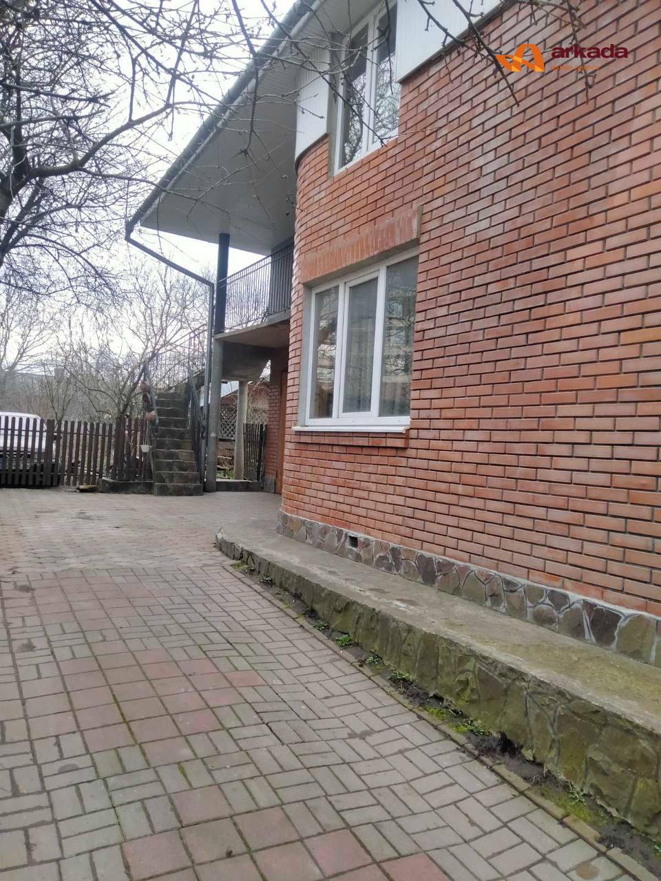 ПРОДАМ особняк з власною земельною ділянкою Центр міста.