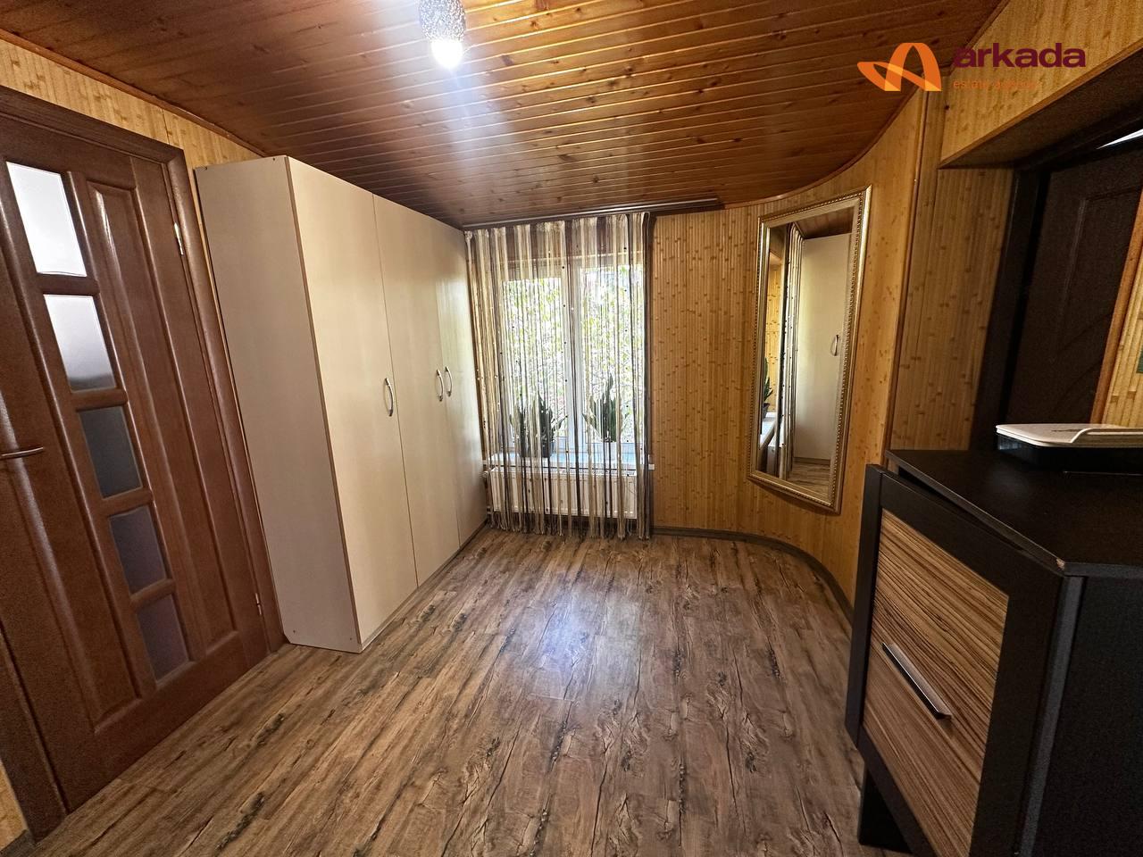 ПРОДАМ особняк з власною земельною ділянкою Центр міста.