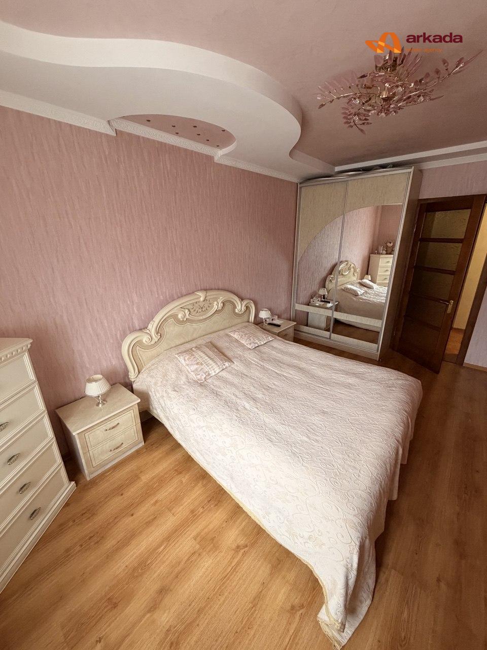 Продаю 2кім.квартиру з ремонтом по вул. Укр.Дивізії.