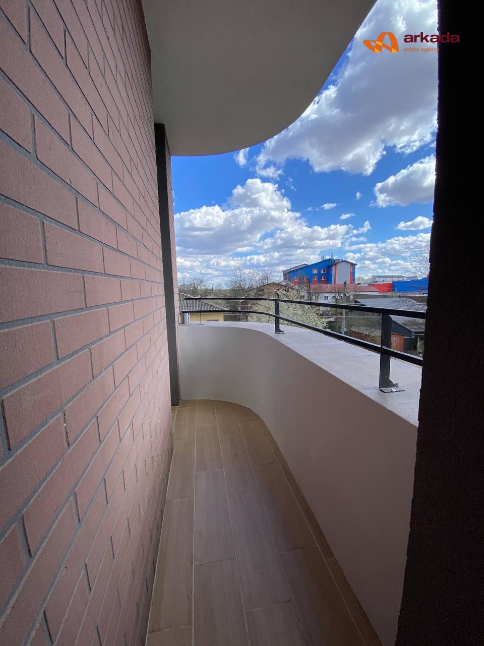 Готова 2 кім. квартира +кухня-студія Вул.Незалежності ! Євроремонт 3-Поверх