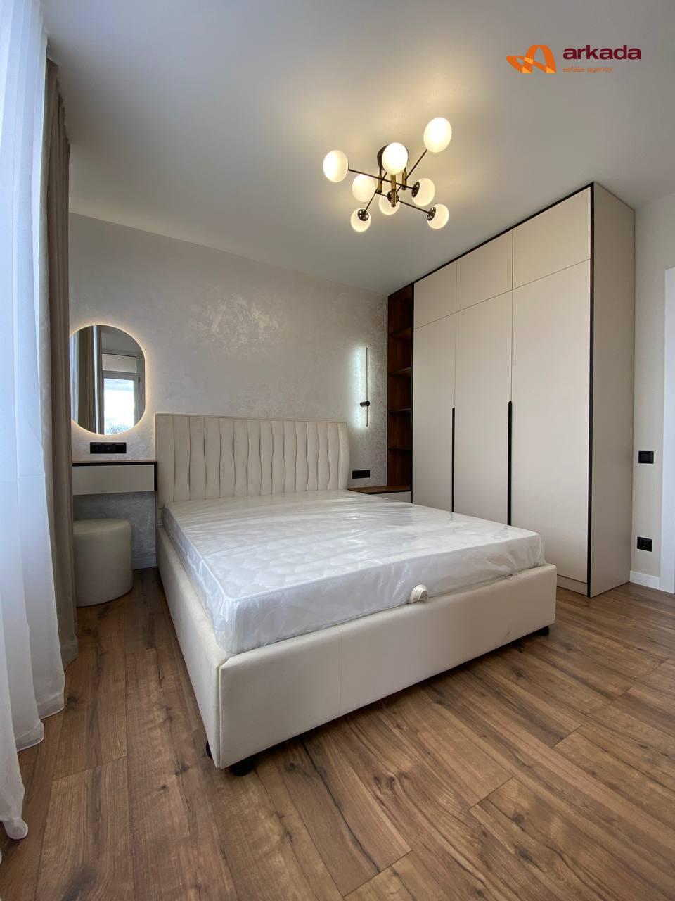 Готова 2 кім. квартира +кухня-студія Вул.Незалежності ! Євроремонт 3-Поверх