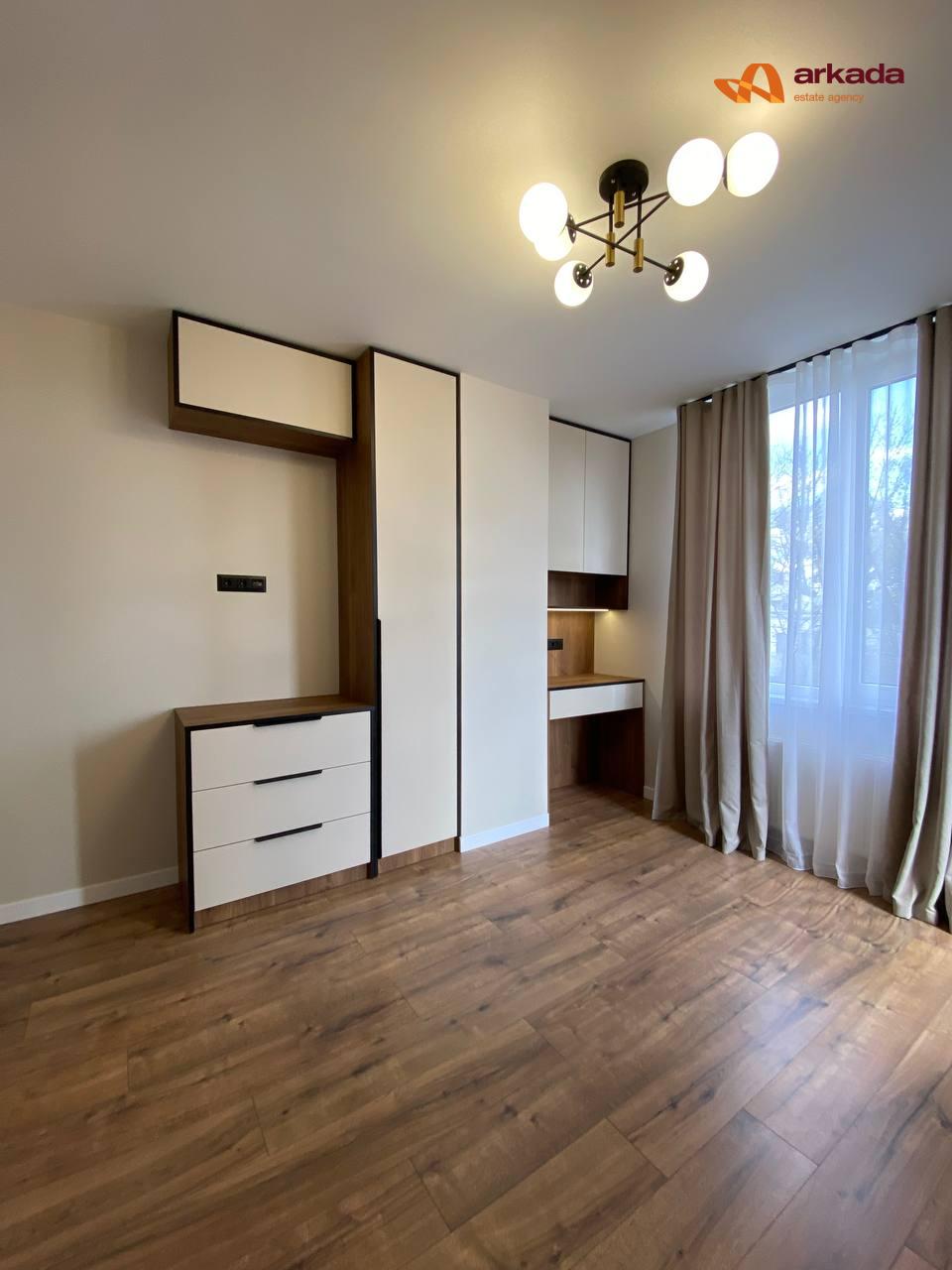 Готова 2 кім. квартира +кухня-студія Вул.Незалежності ! Євроремонт 3-Поверх