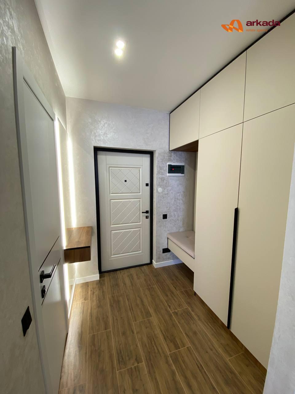 Готова 2 кім. квартира +кухня-студія Вул.Незалежності ! Євроремонт 3-Поверх